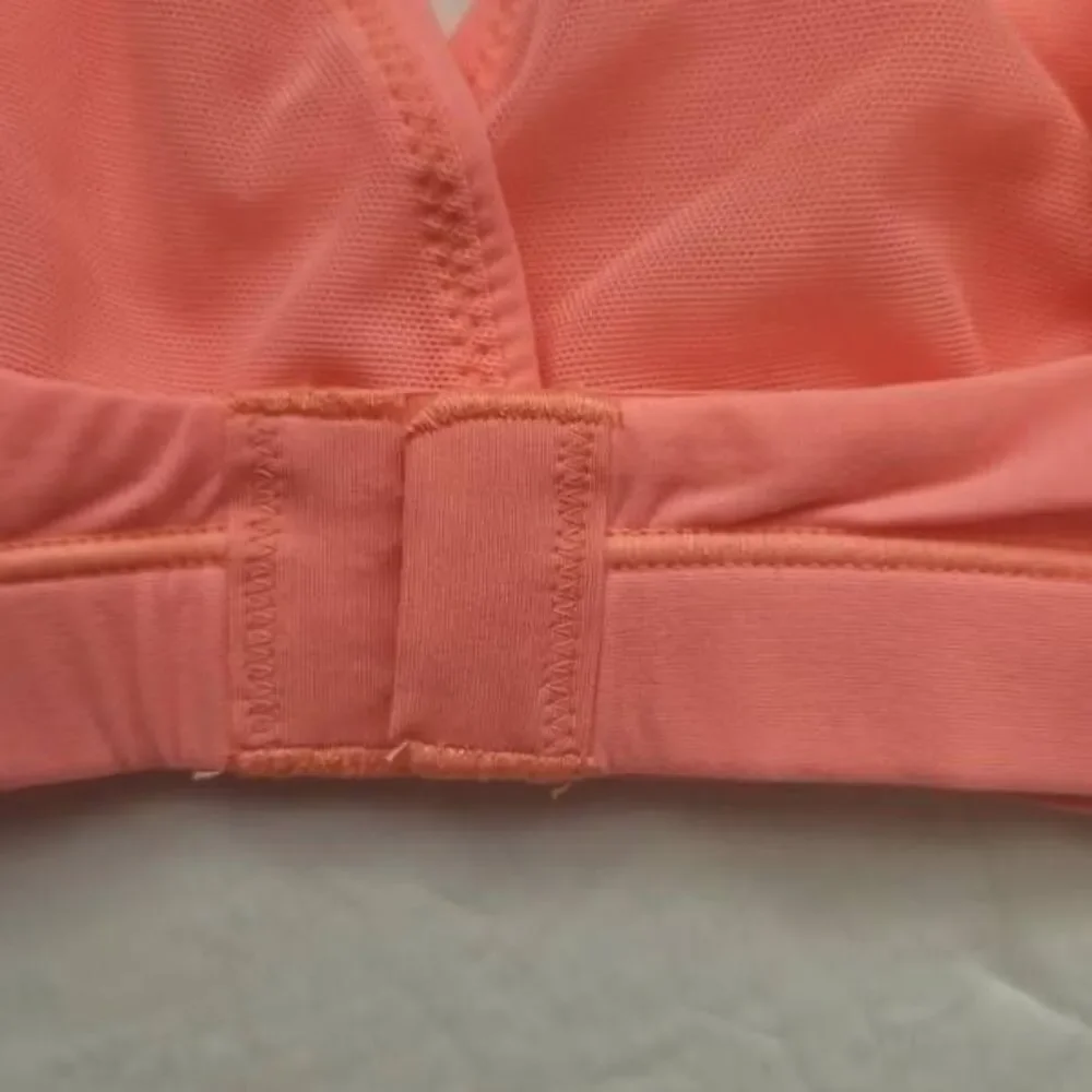SKIMS CROSS FRONT‎ BRA NWT